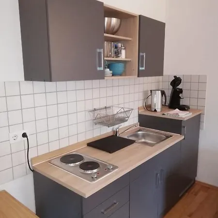 - Mit Balkon In Halle-saale, Trotha ハレ